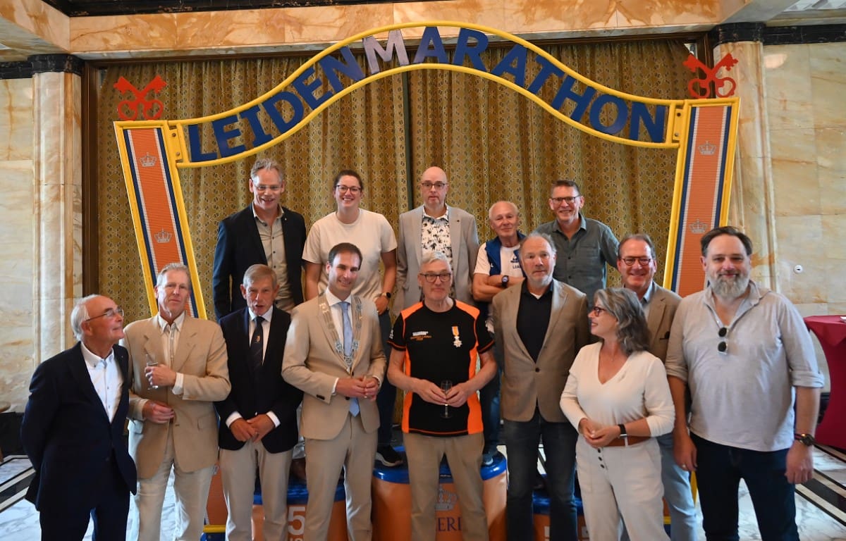Leiden Marathon 2026 Sfeerbeelden Wandelmarathon, Tjeerd Scheffer geridderd en de Nightrun